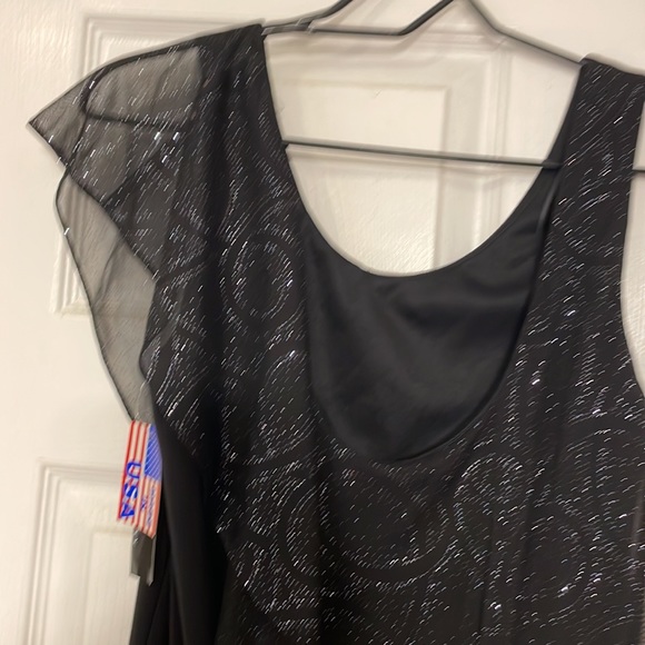 NWT Beautiful Sparkly Dress for a night out. Swoop back - Picture 6 of 14